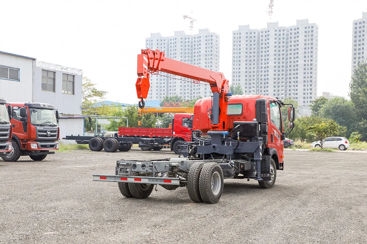 3200KG Truck With Crane detail view 4