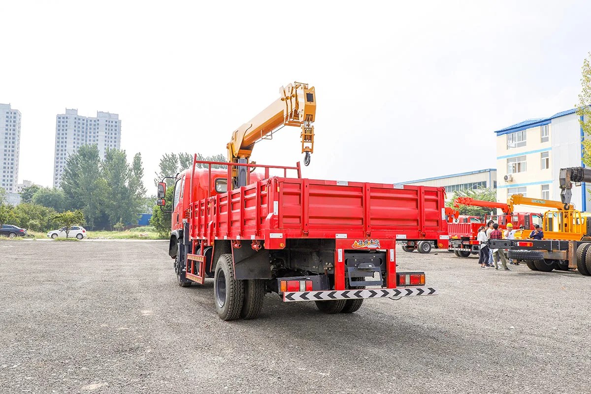 6300KG Truck With Crane detail view 4