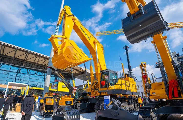 PS-1300 Crawler Excavator detail view 6