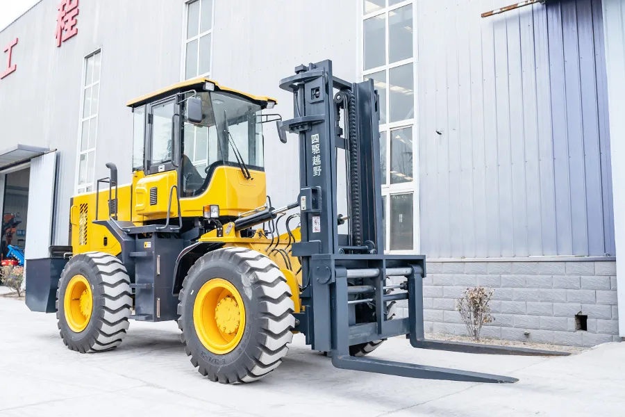 PS-T100A All-terrain Forklift detail view 2