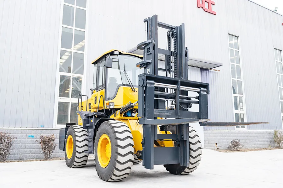 PS-T100A All-terrain Forklift detail view 3