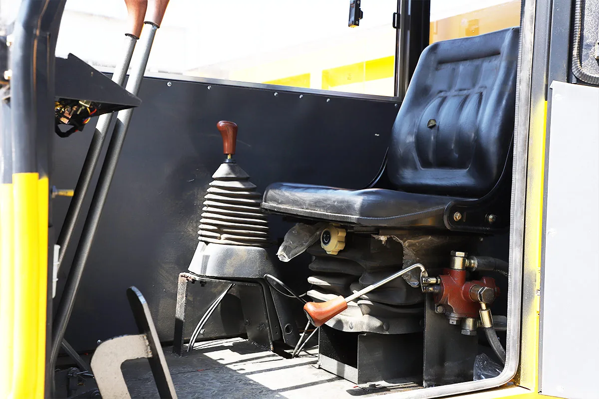 PS10000L Crawler Dumper detail view 5