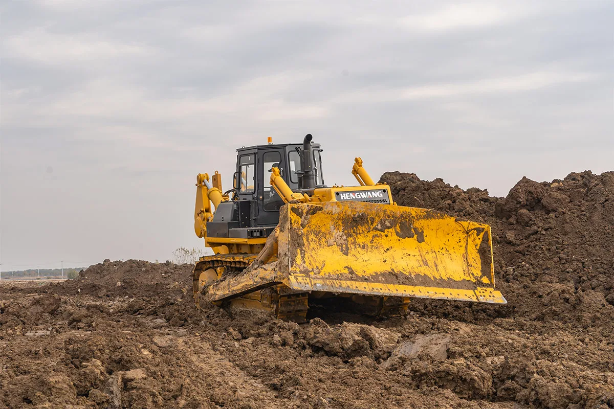 PS32D Bulldozer detail view 5