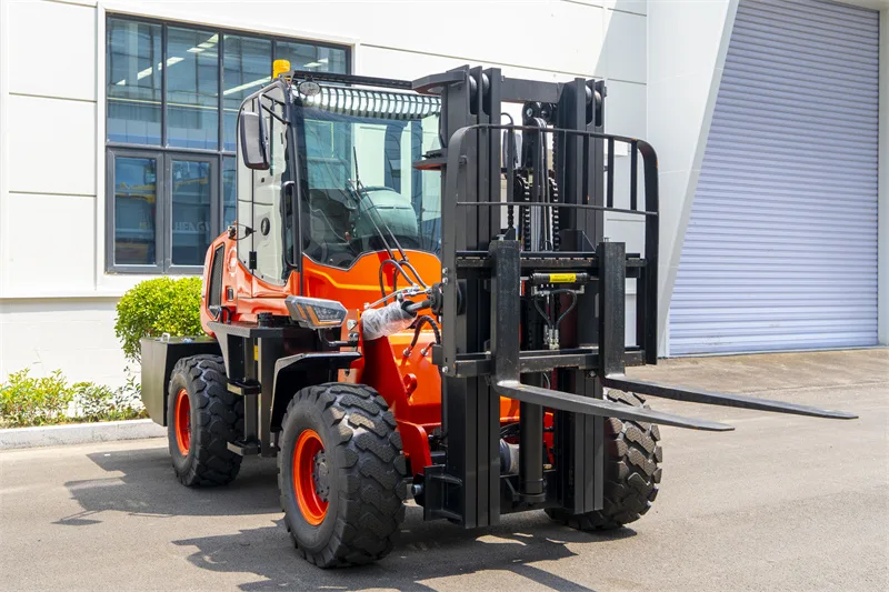 PSC-35A All-terrain Forklift detail view 1