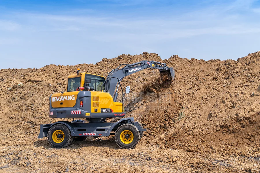 PSL75S Wheel Excavator detail view 3