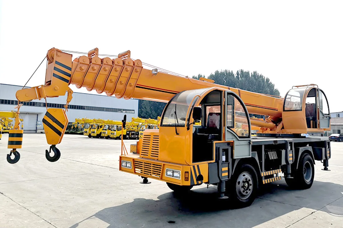 PSQY16T Self-made Truck Crane detail view 2