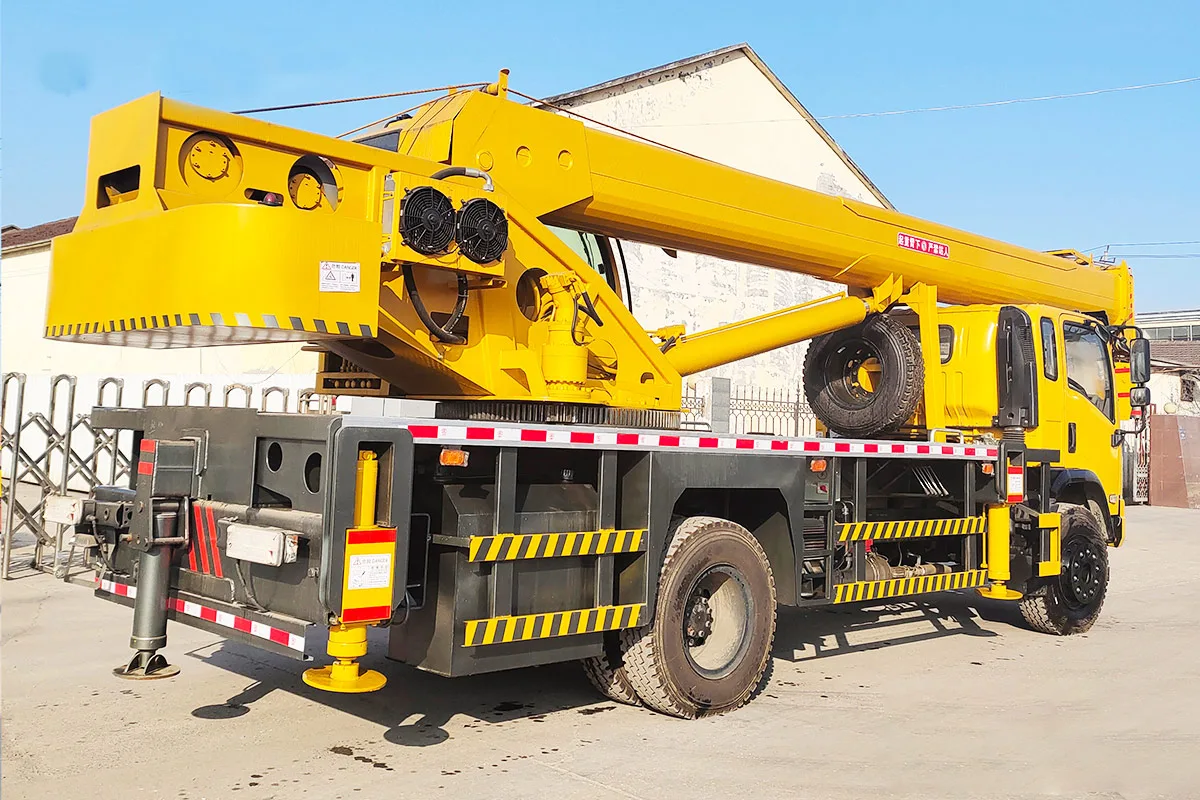 PSQY16T Truck Crane detail view 3
