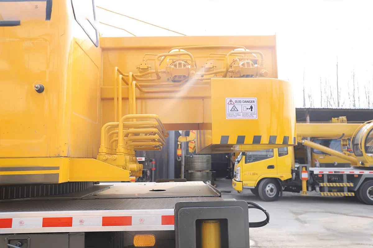 PSTJ10T Truck Crane detail view 5